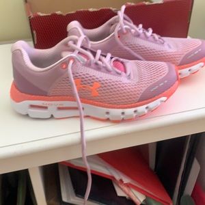 NWOT UA running shoes